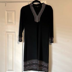 White House Black Market embroidered v-neck knit shift dress black size small